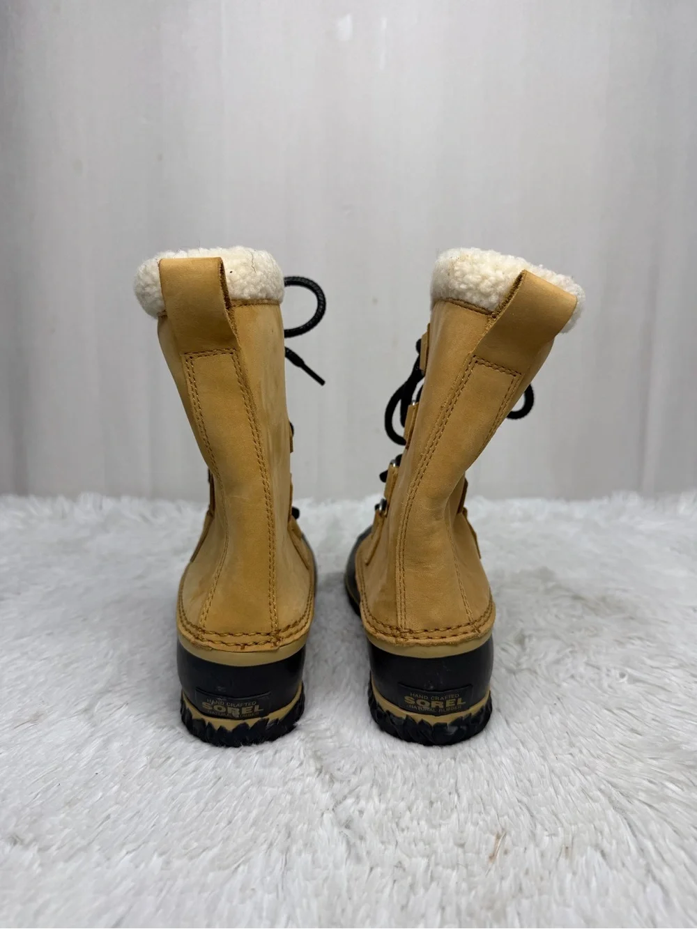 SOREL / Caribou Slim tan black lace up sherpa lined winter boots